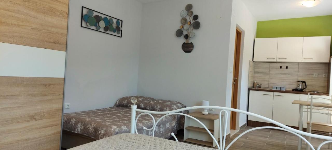 Studio Apartment Palmira Ližnjan Exterior foto